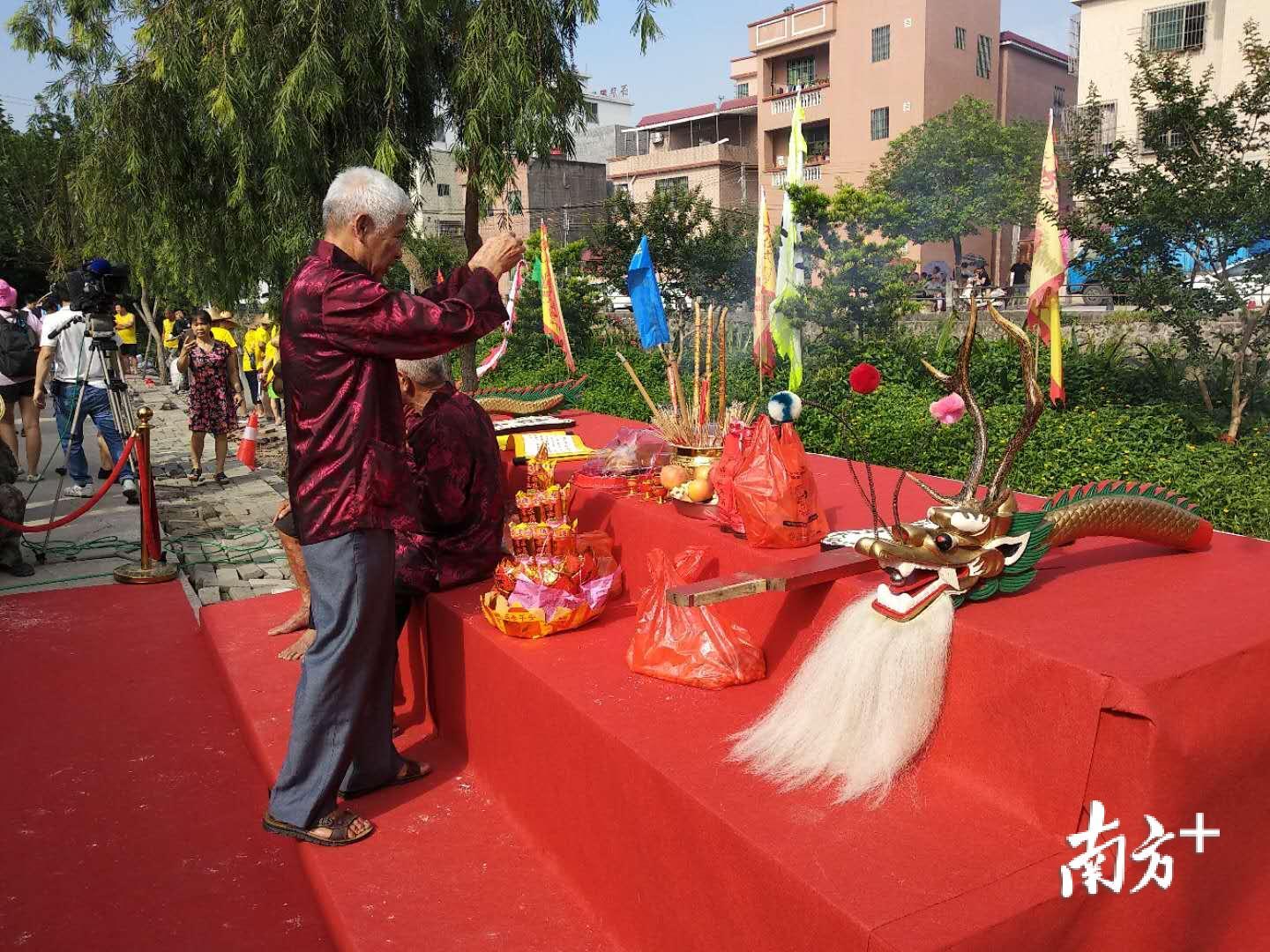 助兴仪式！我与队友白痴放风筝的简单介绍